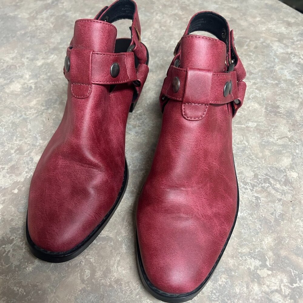 Indigo Rd red slip in mules with snap closure strap, ladie's size 7 1/2 M